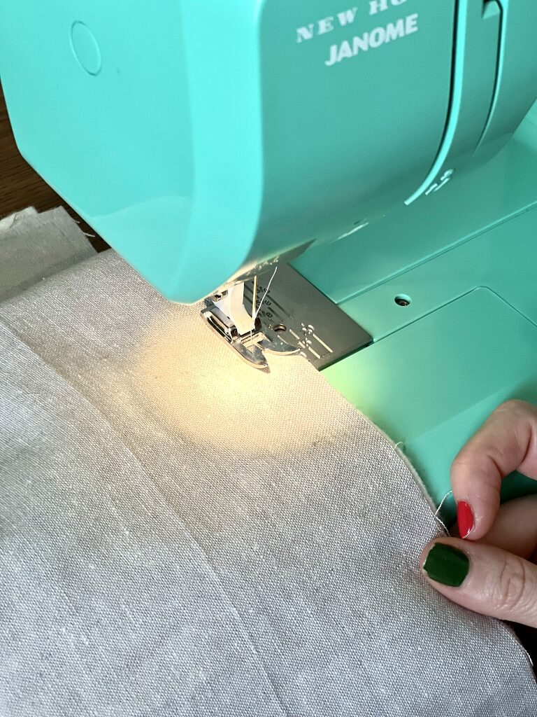 Reviews for Janome Arctic Teal Crystal Easy-to-Use Sewing Machine