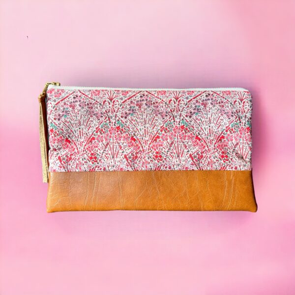 signature clutch in liberty floral Ianthe
