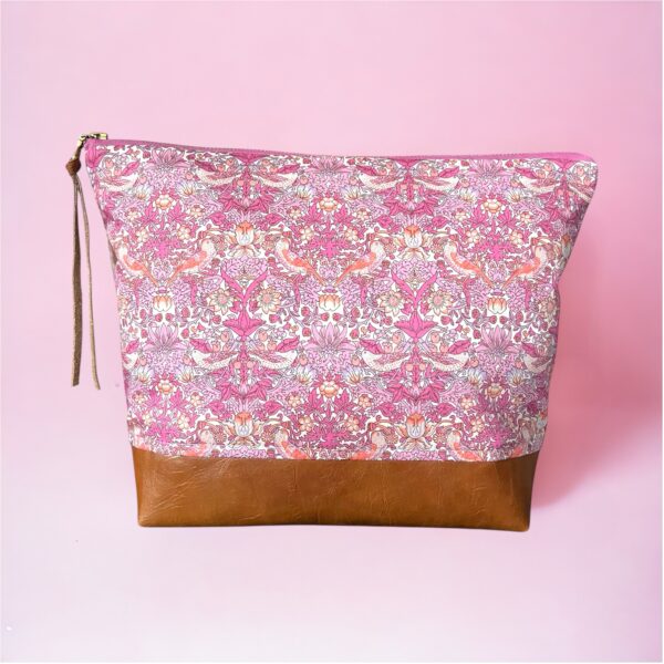 Large Flat Bottom Bag : Liberty Strawberry Thief Pink